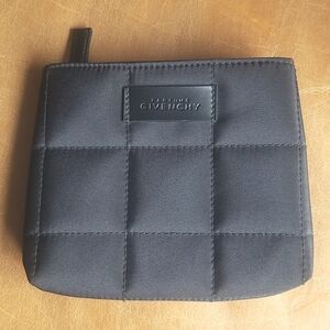 Givenchy Cosmetic black quilted bag clutch